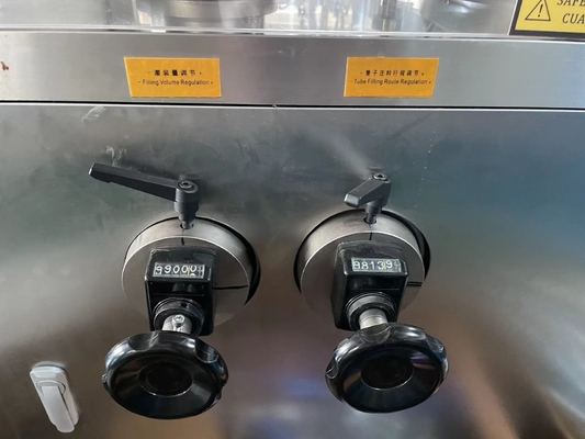Η ταχύτητα της συσκευής σφράγισης είναι 50-75pcs/min.