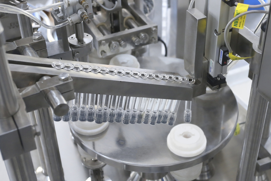 Αυτόματη μηχανή πλήρωσης σύριγγας 10ml, υψηλής ποιότητας, αποστειρωμένης πλήρωσης