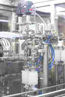 Μηχανή Γεμίσματος Προγεμισμένων Σύριγγων RTU Υψηλής Ταχύτητας για Αποστειρωμένη Παραγωγή Φαρμάκων