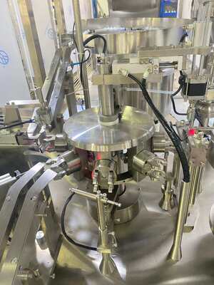 Μηχανή πλήρωσης σύριγγας για ζωικά φάρμακα