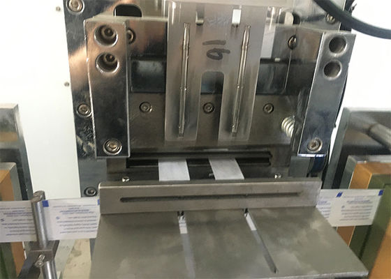 μη υφανθείς υγρός 380V Spunlace σκουπίζει τη μηχανή συσκευασίας, reliver να φαγουρίσει σκουπίζει τη μηχανή συσκευασίας