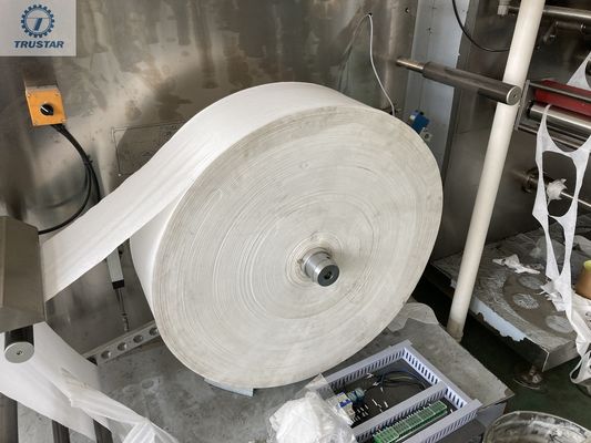4 πλευρές που σφραγίζουν την οριζόντια μηχανή συσκευασίας ροής σακουλιών, κατά της ομίχλης υγρός ιστός φακών γυαλιών που κατασκευάζει τη μηχανή